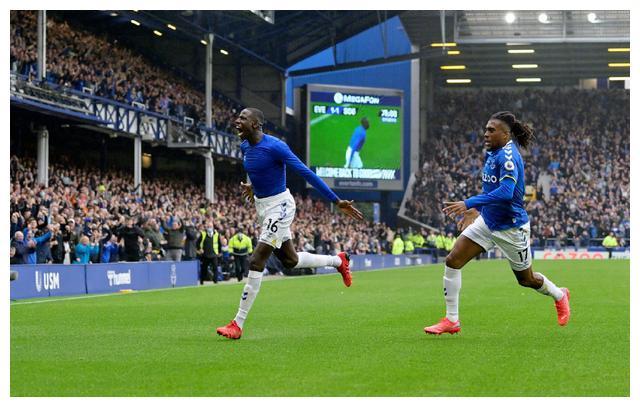 莱斯特城爆冷击败埃弗顿,保持精彩状态 莱斯特城爆冷击败埃弗顿,保持精彩状态