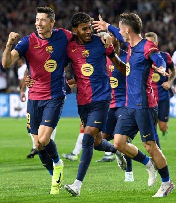 巴塞罗那中场表现出色,助球队取胜 巴塞罗那中场表现出色,助球队取胜