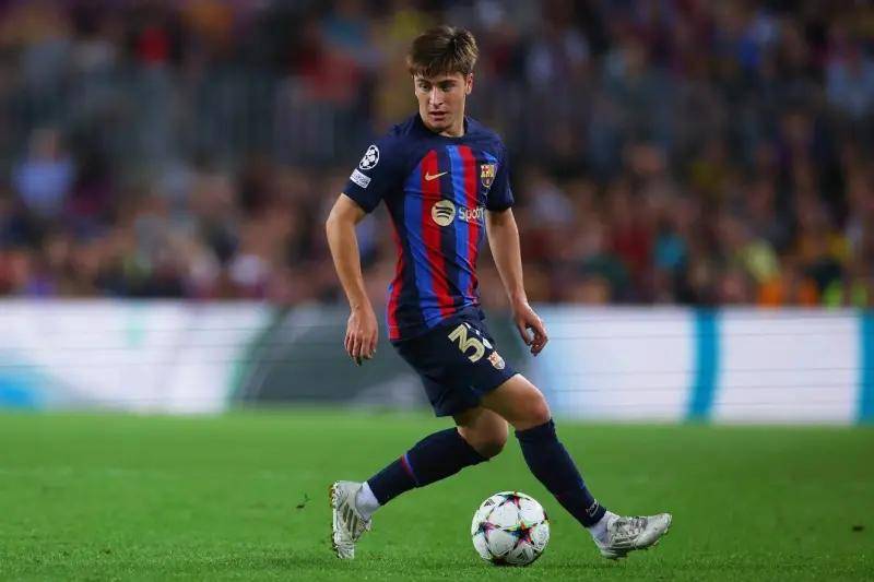 关于瓦伦西亚球员受伤离场换上新血的信息 关于瓦伦西亚球员受伤离场换上新血的信息