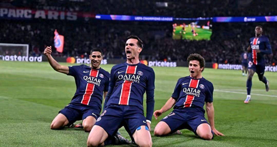 包含巴黎圣日耳曼晋级欧冠半决赛,全队沸腾喜悦的词条 包含巴黎圣日耳曼晋级欧冠半决赛,全队沸腾喜悦的词条