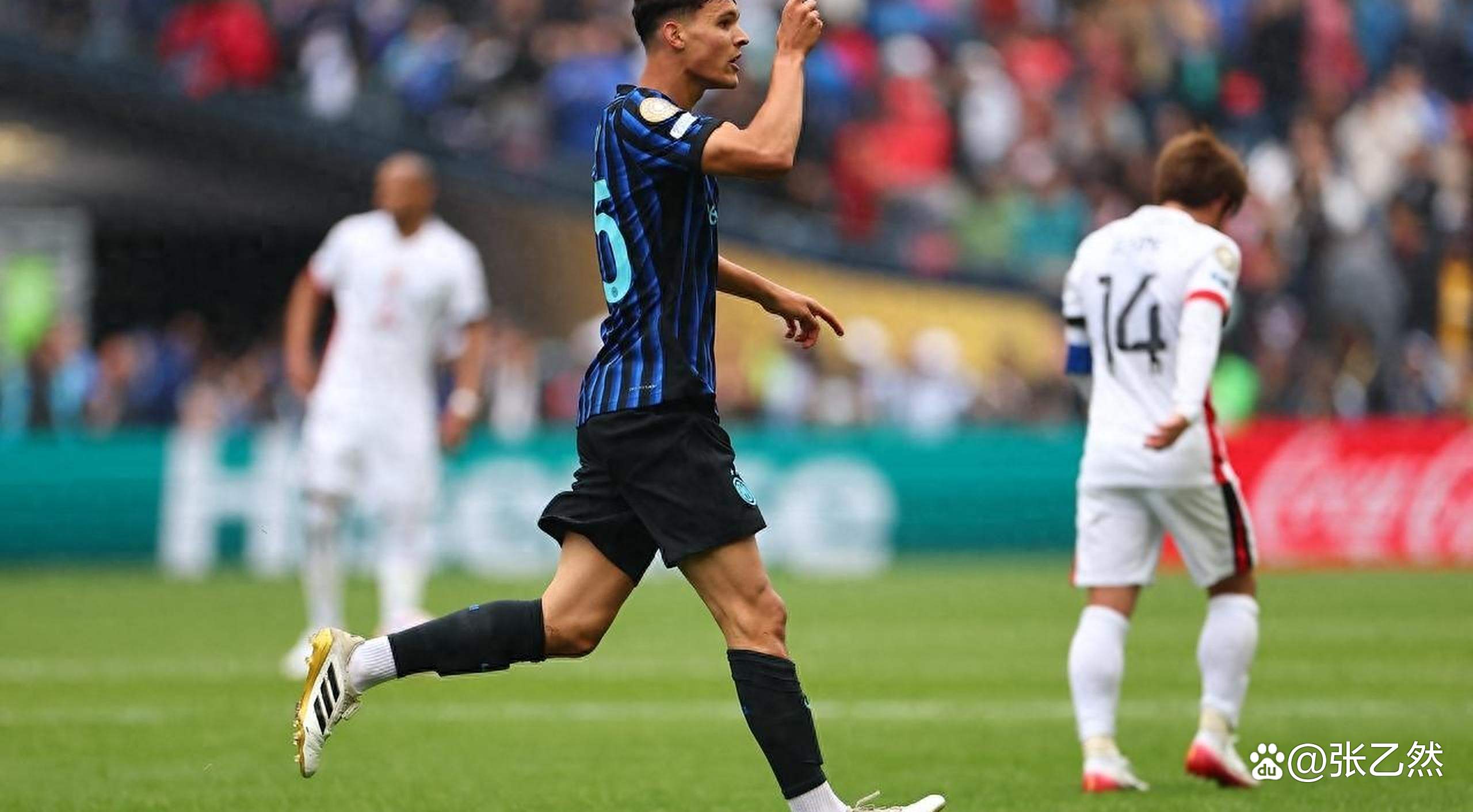 国际米兰客场惊险逆转佛罗伦萨,锁定胜利 国际米兰客场惊险逆转佛罗伦萨,锁定胜利