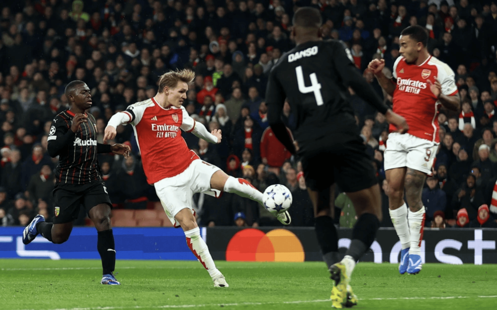 B体育活动-关于阿森纳球迷呼吁全力支持球队，共同迎接挑战的信息