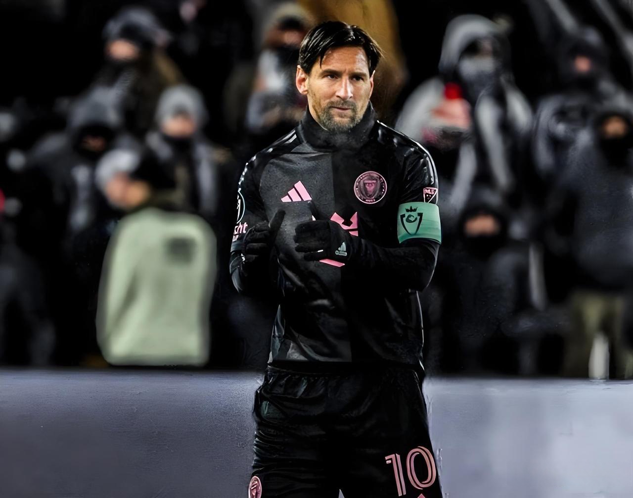 狂热讨论:梅西再次展现超凡表现 狂热讨论:梅西再次展现超凡表现