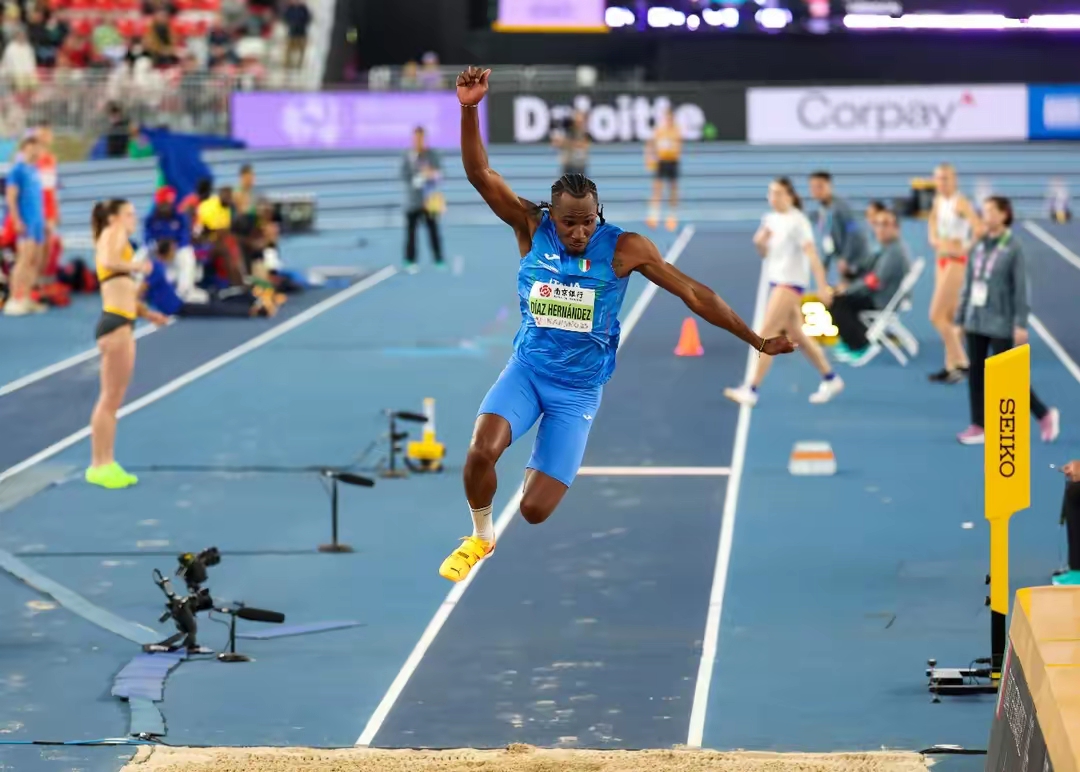 关于跳高比赛:巴西选手创造新纪录的信息 关于跳高比赛:巴西选手创造新纪录的信息