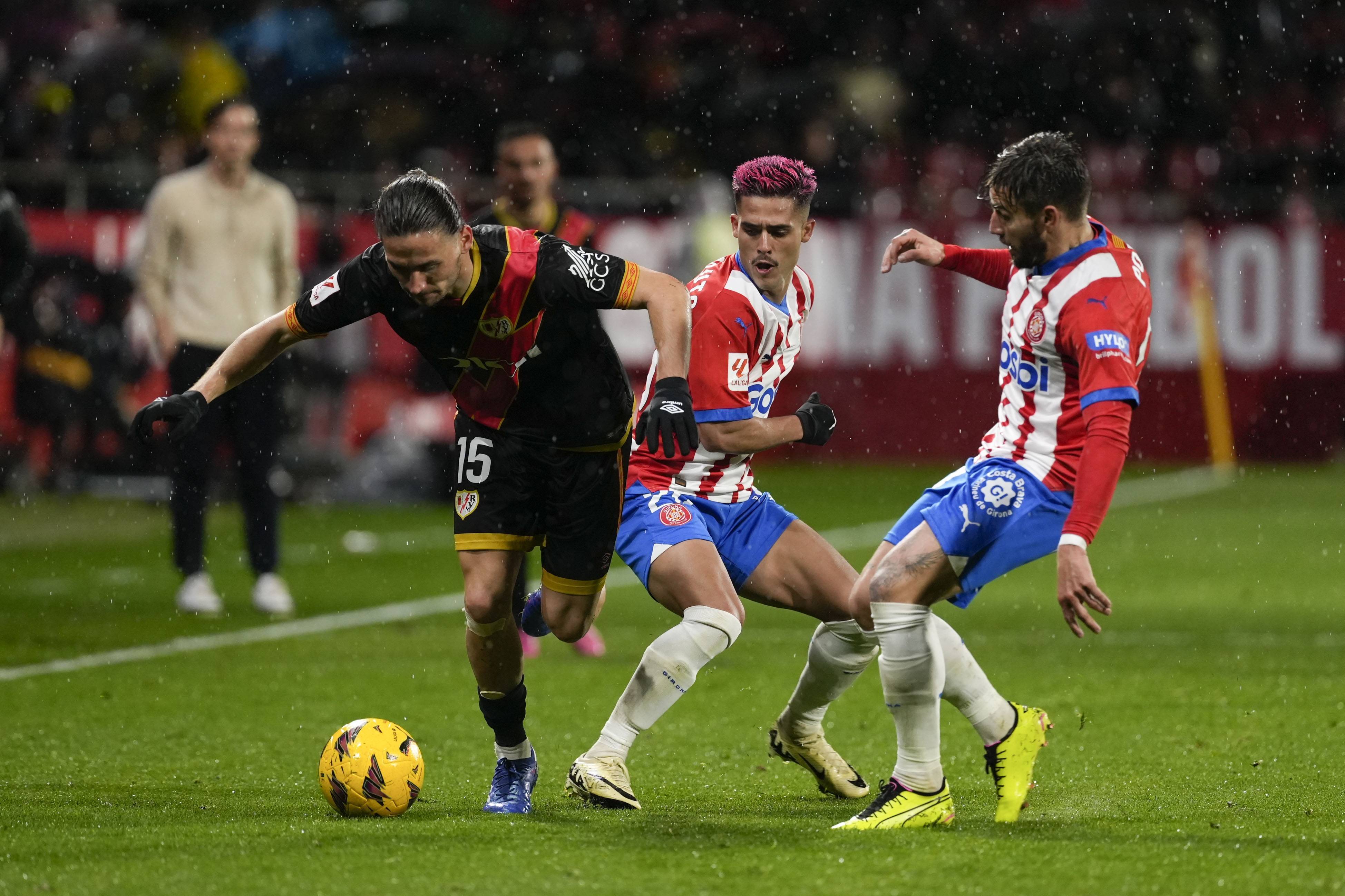 巴塞罗那横扫对手,轻松晋级的简单介绍 巴塞罗那横扫对手,轻松晋级的简单介绍