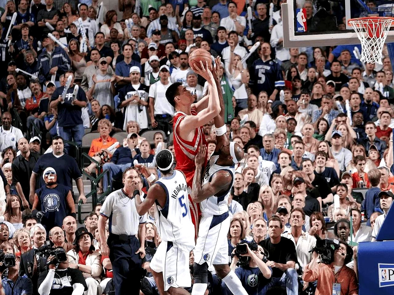 B体育在线登录-火箭客场不敌篮网，遭遇两连败