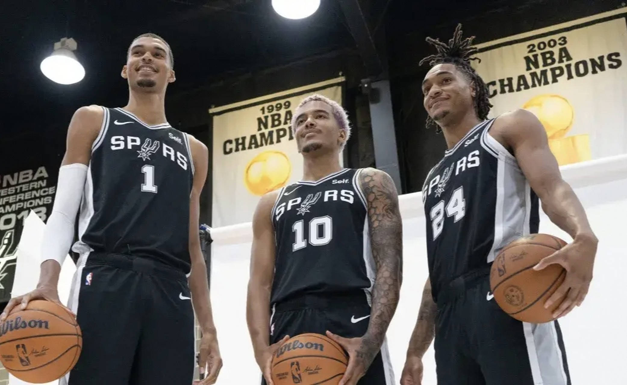 关于雷霆队客场挑战马刺队，主场优势是否能助力马刺获胜？的信息