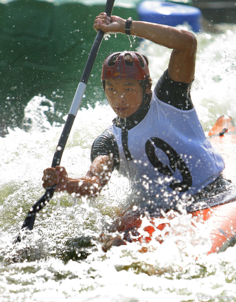 B体育投注-勇气无限！游泳运动员突破难关